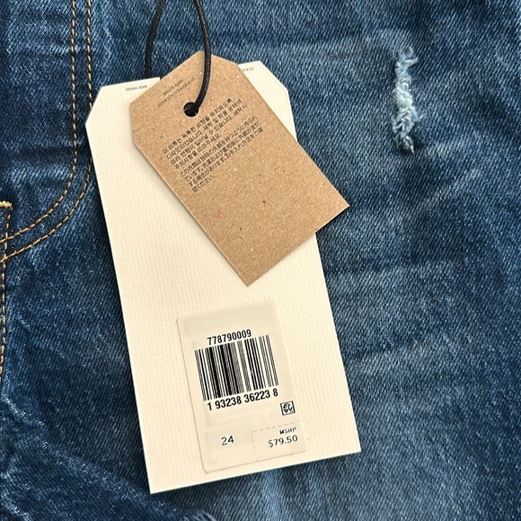 Levi's Ribcage Shorts - Picture 3 of 5